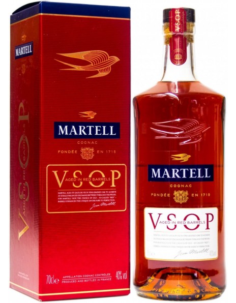Коньяк "Martell" VSOP Aged in Red Barrels, gift box, 0.7 л